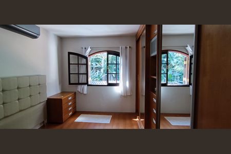 Casa à venda com 118m², 3 quartos e 2 vagasSuíte