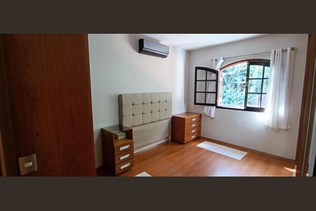 Casa à venda com 118m², 3 quartos e 2 vagasSuíte