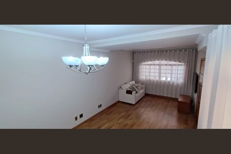 Casa à venda com 118m², 3 quartos e 2 vagasSala