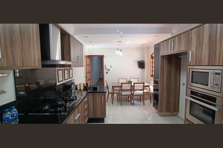 Casa à venda com 118m², 3 quartos e 2 vagasCozinha