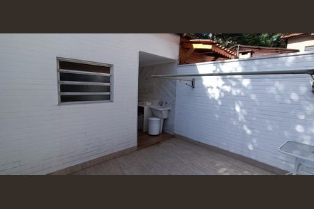 Casa à venda com 118m², 3 quartos e 2 vagasÁrea de Serviço