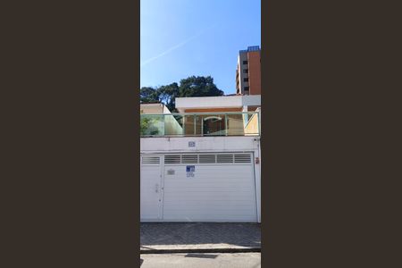 Casa à venda com 118m², 3 quartos e 2 vagasFachada