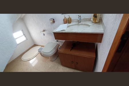 Casa à venda com 118m², 3 quartos e 2 vagasLavabo