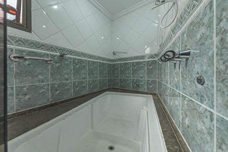 Casa para alugar com 300m², 3 quartos e 5 vagasBanheiro da Suíte 1