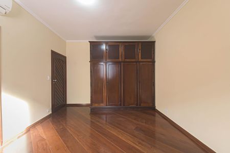 Casa para alugar com 300m², 3 quartos e 5 vagasSuíte 2