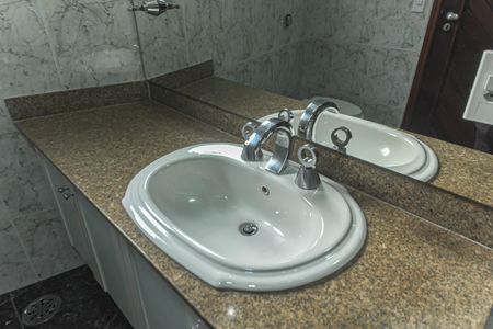 Casa para alugar com 300m², 3 quartos e 5 vagasBanheiro da Suíte 2