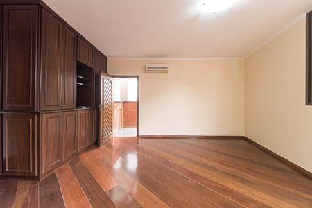 Casa para alugar com 300m², 3 quartos e 5 vagasSuíte 3