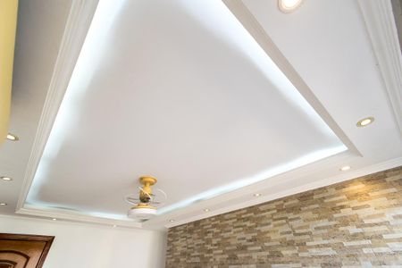 Apartamento à venda com 51m², 2 quartos e 1 vagaSala - Detalhe das luminárias