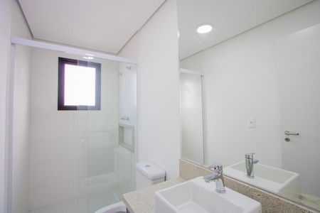 Apartamento à venda com 96m², 2 quartos e 2 vagasBanheiro do quarto 1