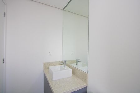 Apartamento à venda com 96m², 2 quartos e 2 vagasBanheiro do quarto 2