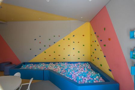 Apartamento à venda com 96m², 2 quartos e 2 vagasÁrea comum - Brinquedoteca