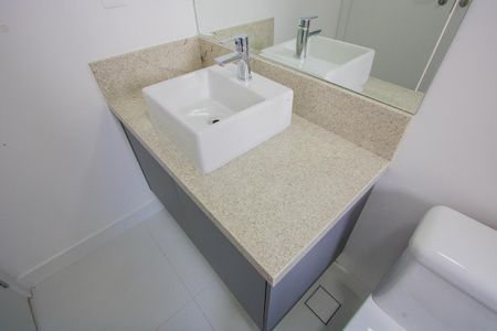 Apartamento à venda com 96m², 2 quartos e 2 vagasBanheiro do quarto 2