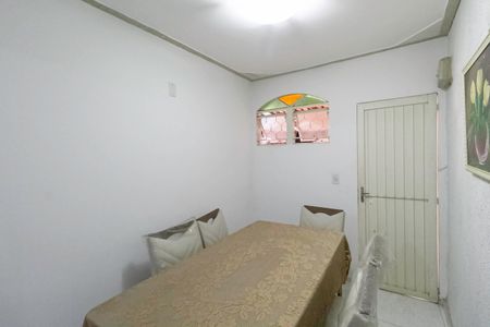 Casa à venda com 110m², 3 quartos e 3 vagas Casa à venda com 110m², 3 quartos e 3 vagasCopa