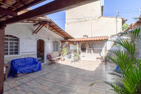 Casa à venda com 110m², 3 quartos e 3 vagas Casa à venda com 110m², 3 quartos e 3 vagasQuintal