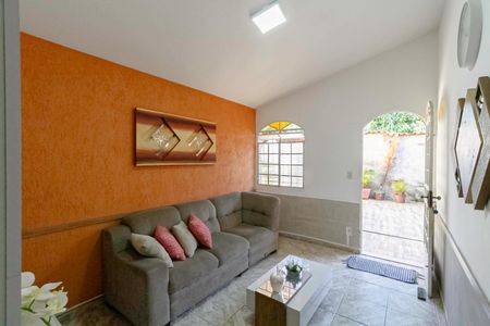 Casa à venda com 110m², 3 quartos e 3 vagas Casa à venda com 110m², 3 quartos e 3 vagasSala