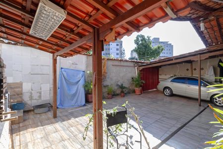 Casa à venda com 110m², 3 quartos e 3 vagas Casa à venda com 110m², 3 quartos e 3 vagasQuintal