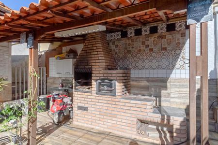 Casa à venda com 110m², 3 quartos e 3 vagas Casa à venda com 110m², 3 quartos e 3 vagasChurrasqueira