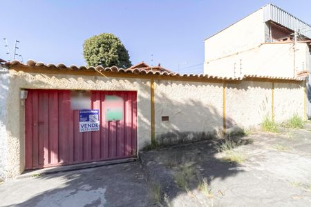 Casa à venda com 110m², 3 quartos e 3 vagas Casa à venda com 110m², 3 quartos e 3 vagasFachada