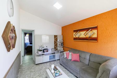 Casa à venda com 110m², 3 quartos e 3 vagas Casa à venda com 110m², 3 quartos e 3 vagasSala