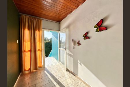 Casa à venda com 170m², 3 quartos e 2 vagas Casa à venda com 170m², 3 quartos e 2 vagasEntrada