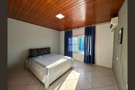 Casa à venda com 170m², 3 quartos e 2 vagas Casa à venda com 170m², 3 quartos e 2 vagasSuíte