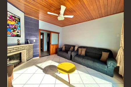 Casa à venda com 170m², 3 quartos e 2 vagas Casa à venda com 170m², 3 quartos e 2 vagasSala