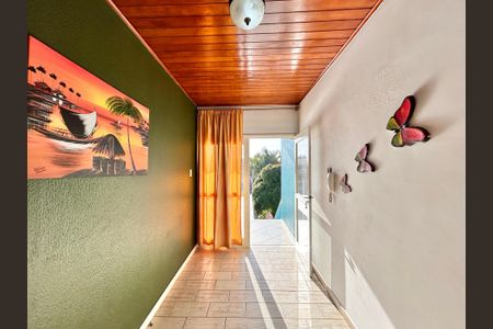 Casa à venda com 170m², 3 quartos e 2 vagas Casa à venda com 170m², 3 quartos e 2 vagasEntrada