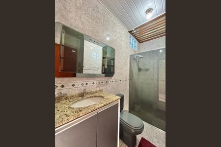 Casa à venda com 170m², 3 quartos e 2 vagas Casa à venda com 170m², 3 quartos e 2 vagasBanheiro da Suíte 1