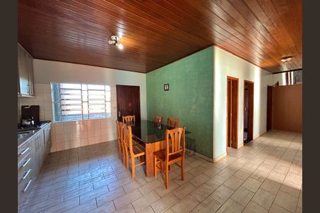 Casa à venda com 170m², 3 quartos e 2 vagas Casa à venda com 170m², 3 quartos e 2 vagasCozinha