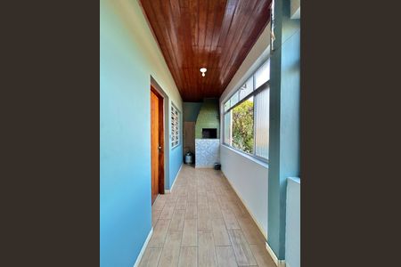 Casa à venda com 170m², 3 quartos e 2 vagas Casa à venda com 170m², 3 quartos e 2 vagasChurrasqueira