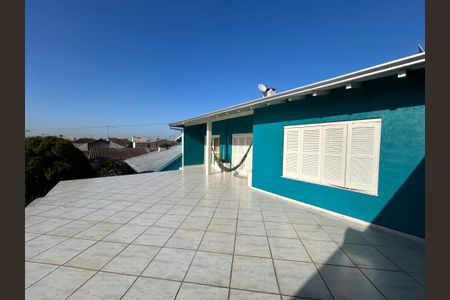 Casa à venda com 170m², 3 quartos e 2 vagas Casa à venda com 170m², 3 quartos e 2 vagasFachada