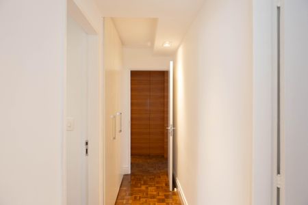 Apartamento à venda com 158m², 2 quartos e 2 vagasCorredor