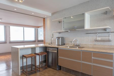 Apartamento à venda com 158m², 2 quartos e 2 vagasCozinha