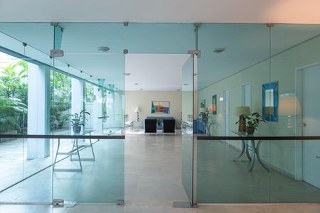 Apartamento à venda com 158m², 2 quartos e 2 vagasHall social