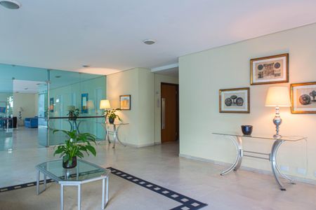 Apartamento à venda com 158m², 2 quartos e 2 vagasHall de entrada