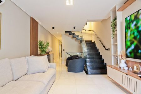 Sala de casa à venda com 3 quartos, 206m² em Parque Sao Domingos, São Paulo