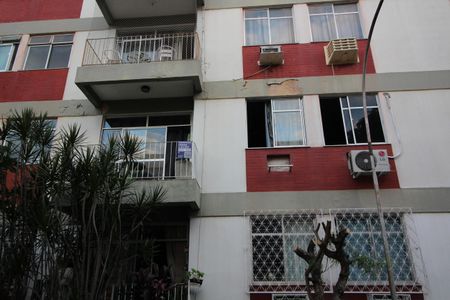 Apartamento à venda com 60m², 2 quartos e 2 vagasFachada e Placa
