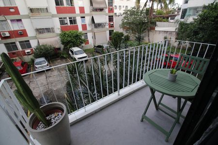 Apartamento à venda com 60m², 2 quartos e 2 vagasVaranda