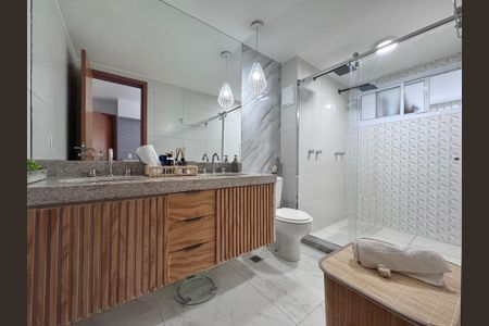 Apartamento à venda com 174m², 3 quartos e 2 vagasBanheiro da Suíte