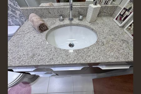 Apartamento à venda com 174m², 3 quartos e 2 vagasBanheiro da Suíte 2