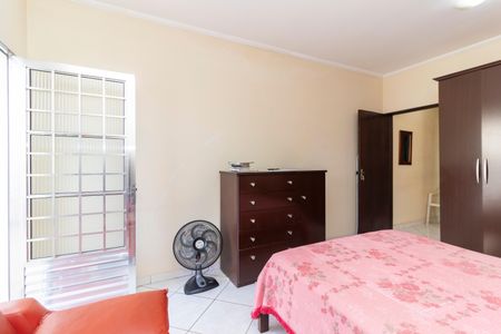 Casa para alugar com 130m², 3 quartos e 2 vagasQuarto 1