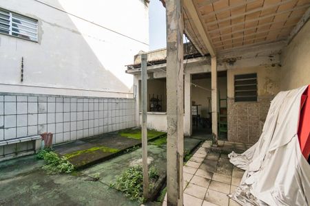 Casa à venda com 400m², 6 quartos e 2 vagasCasa - Quintal dos fundos