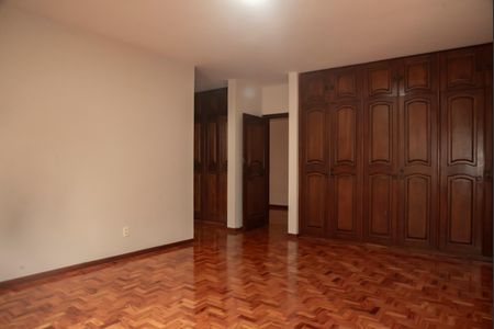 Casa para alugar com 1100m², 8 quartos e 8 vagasCasa 1 - Suíte 5
