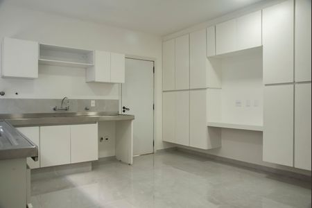 Casa para alugar com 1100m², 8 quartos e 8 vagasCasa 1 - Cozinha