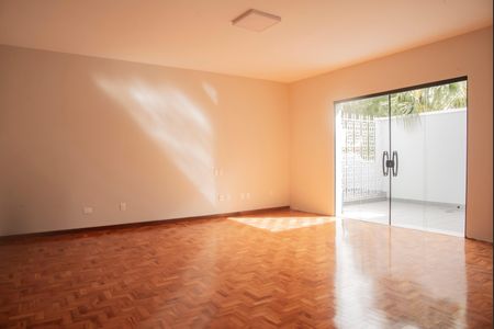 Casa para alugar com 1100m², 8 quartos e 8 vagasCasa 1 - Suíte 6