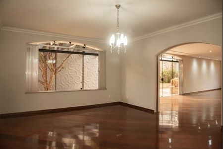 Casa para alugar com 1100m², 8 quartos e 8 vagasCasa 1 - Sala