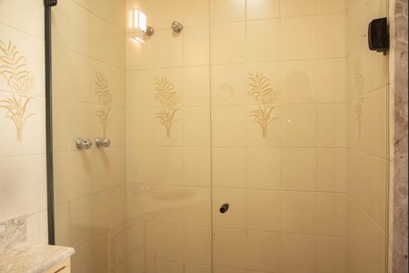 Casa para alugar com 1100m², 8 quartos e 8 vagasCasa 1 - Banheiro da Suíte 1