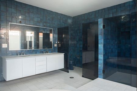 Casa para alugar com 1100m², 8 quartos e 8 vagasCasa 1 - Banheiro da Suíte 6