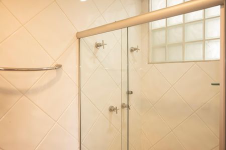 Casa para alugar com 1100m², 8 quartos e 8 vagasCasa 1 - Banheiro da Suíte 3