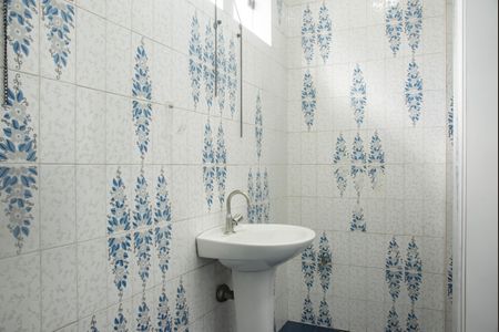 Casa para alugar com 1100m², 8 quartos e 8 vagasBanheiro da Piscina